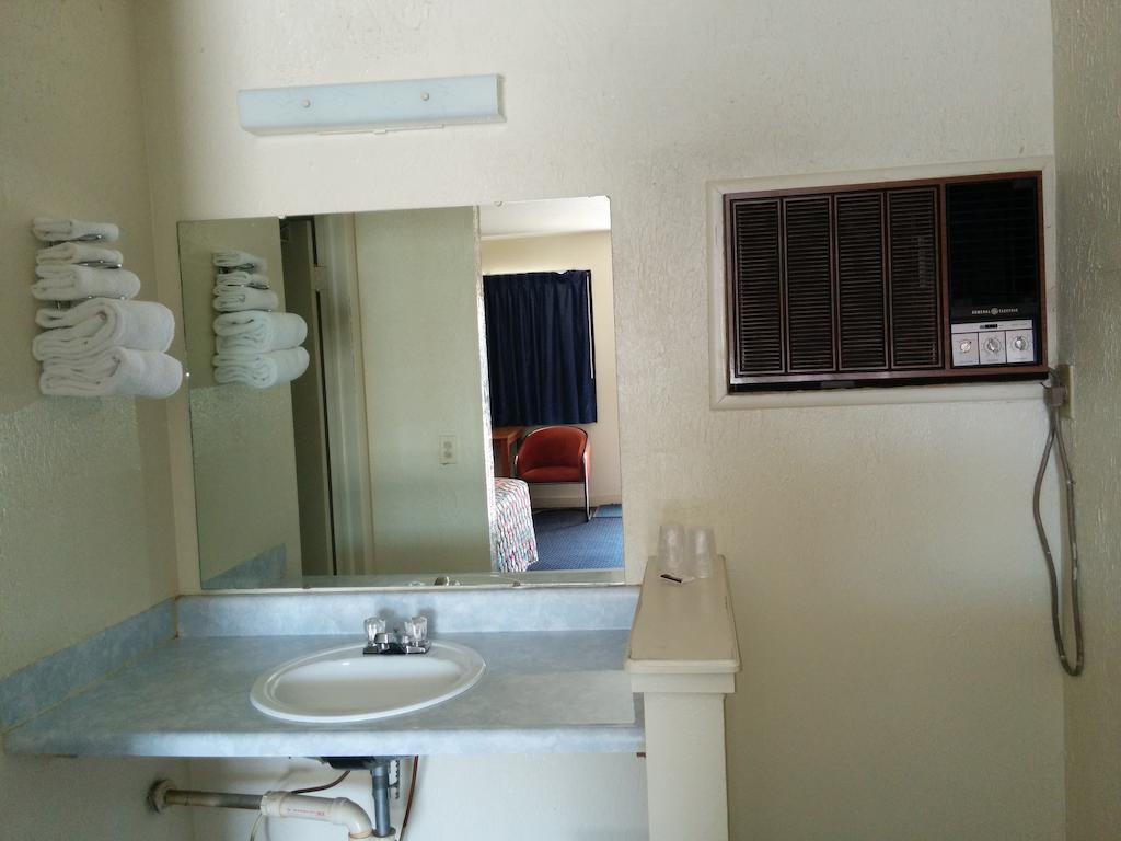 Crystal Motel Oakhurst Bilik gambar